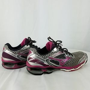 Mizuno Wave Creation 17 Size 9.5